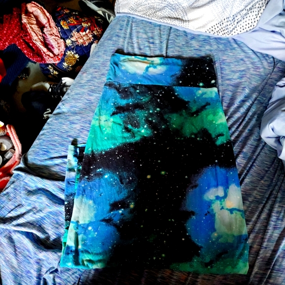 Galaxy skirt - Picture 2 of 2